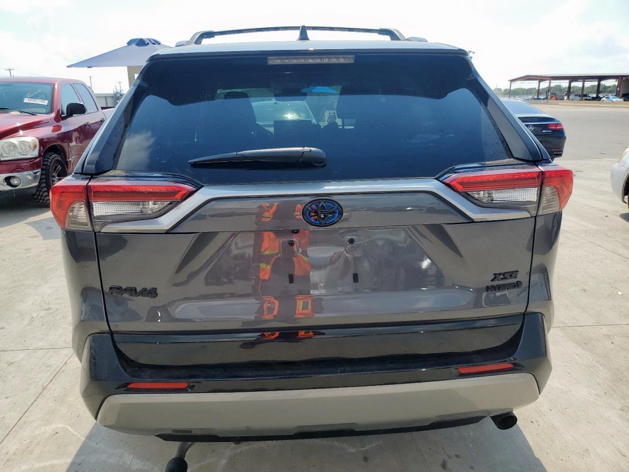 2024 TOYOTA RAV4 XSE photo 6