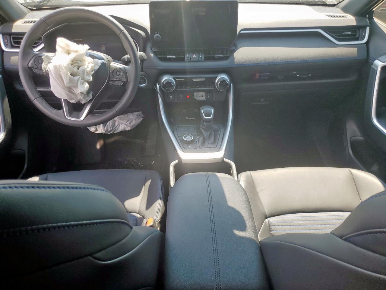 2024 TOYOTA RAV4 XSE photo 8