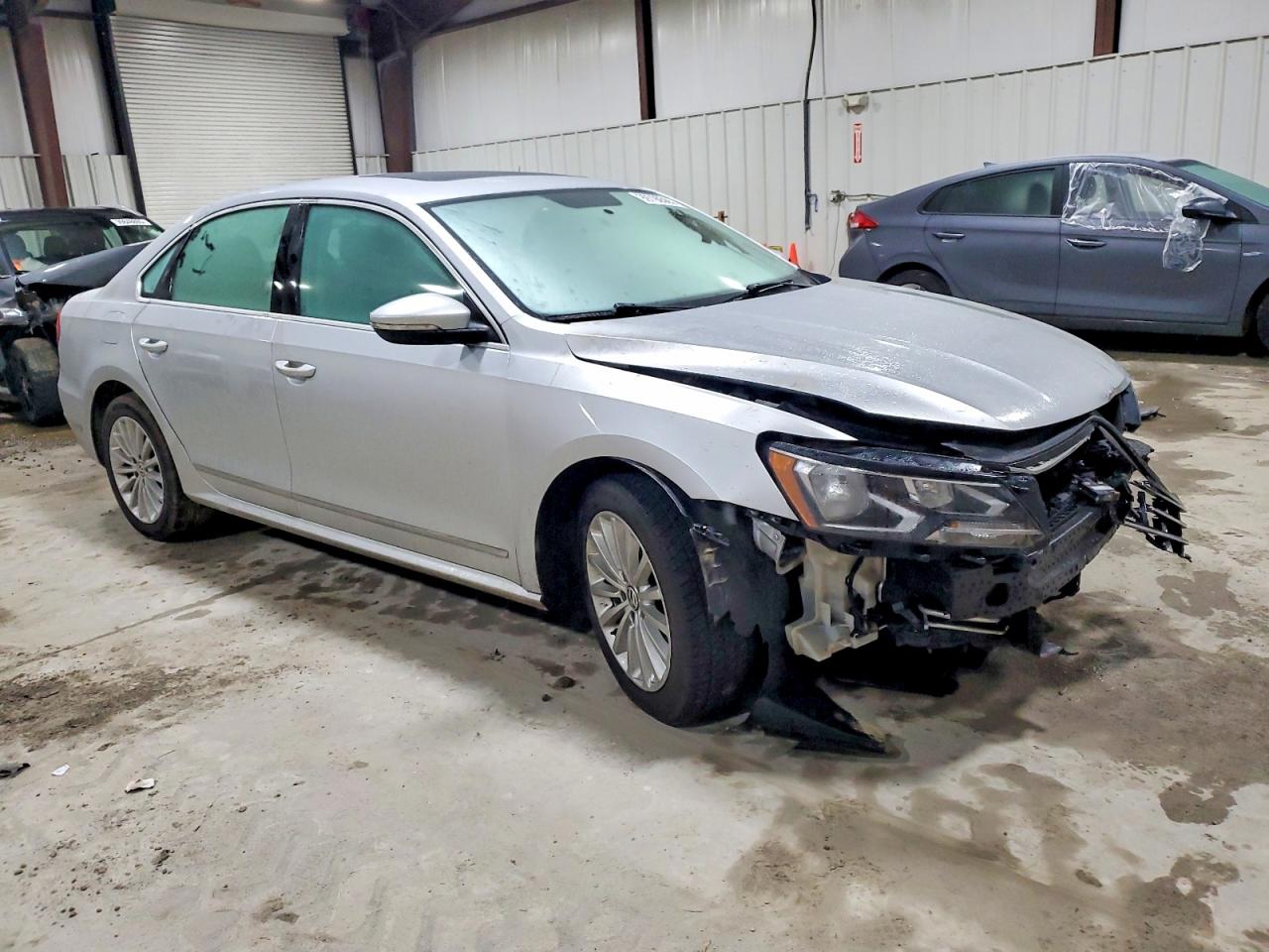 2017 VOLKSWAGEN PASSAT SE photo 4