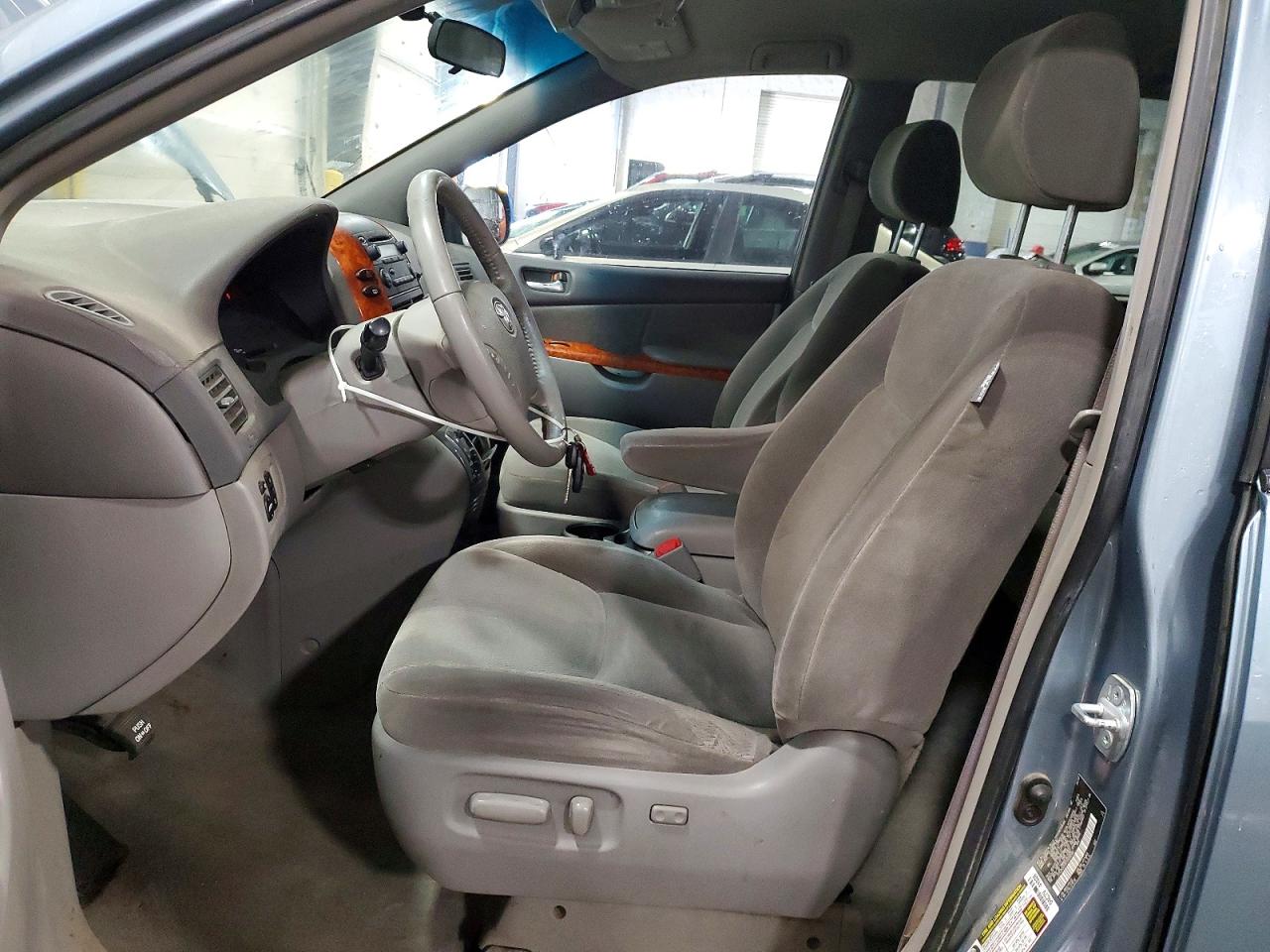 2007 TOYOTA SIENNA XLE 7-PASSENGER photo 7