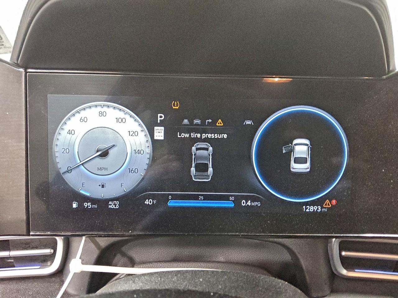 2025 HYUNDAI ELANTRA SEL photo 9
