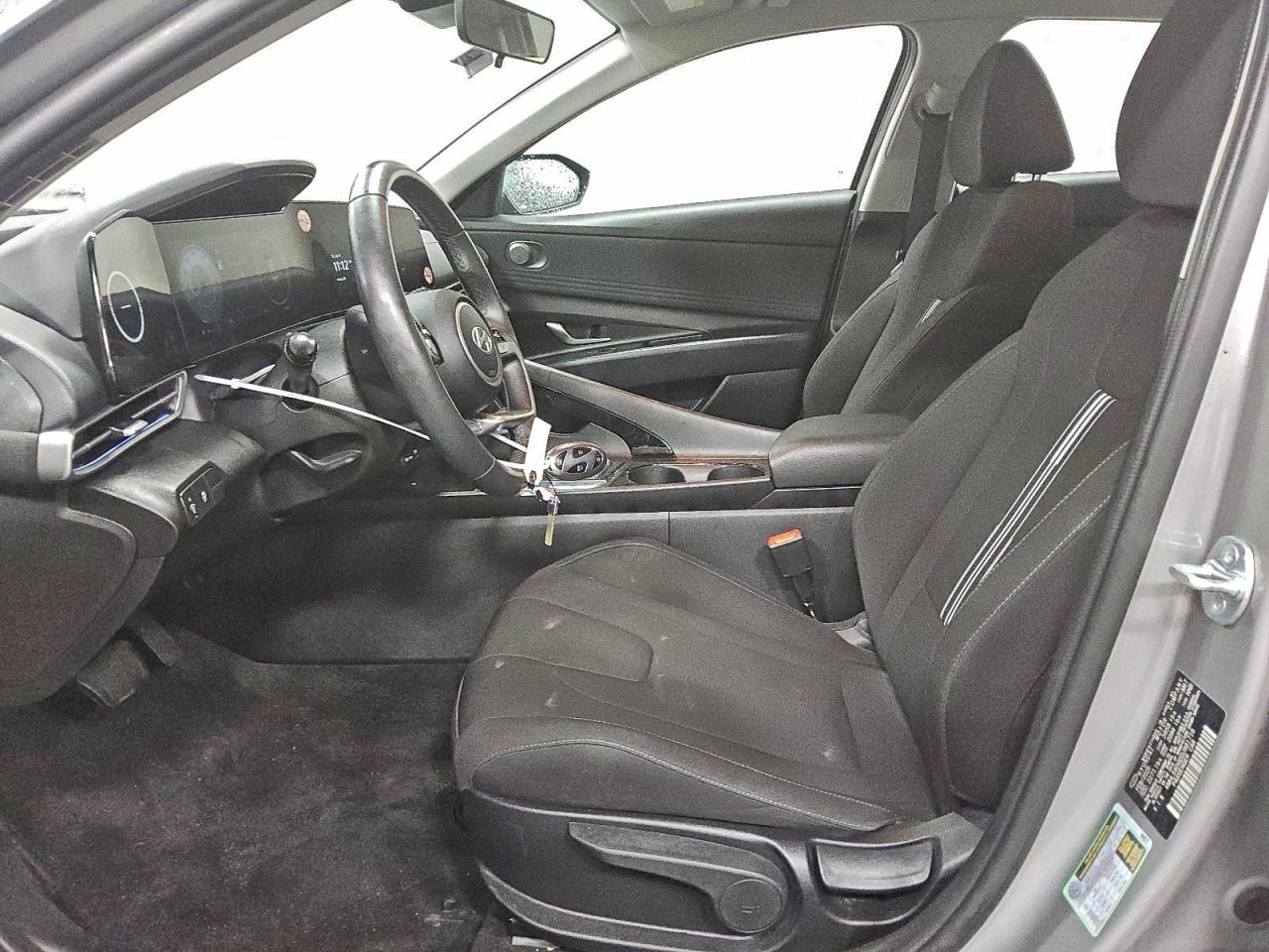 2025 HYUNDAI ELANTRA SEL photo 7