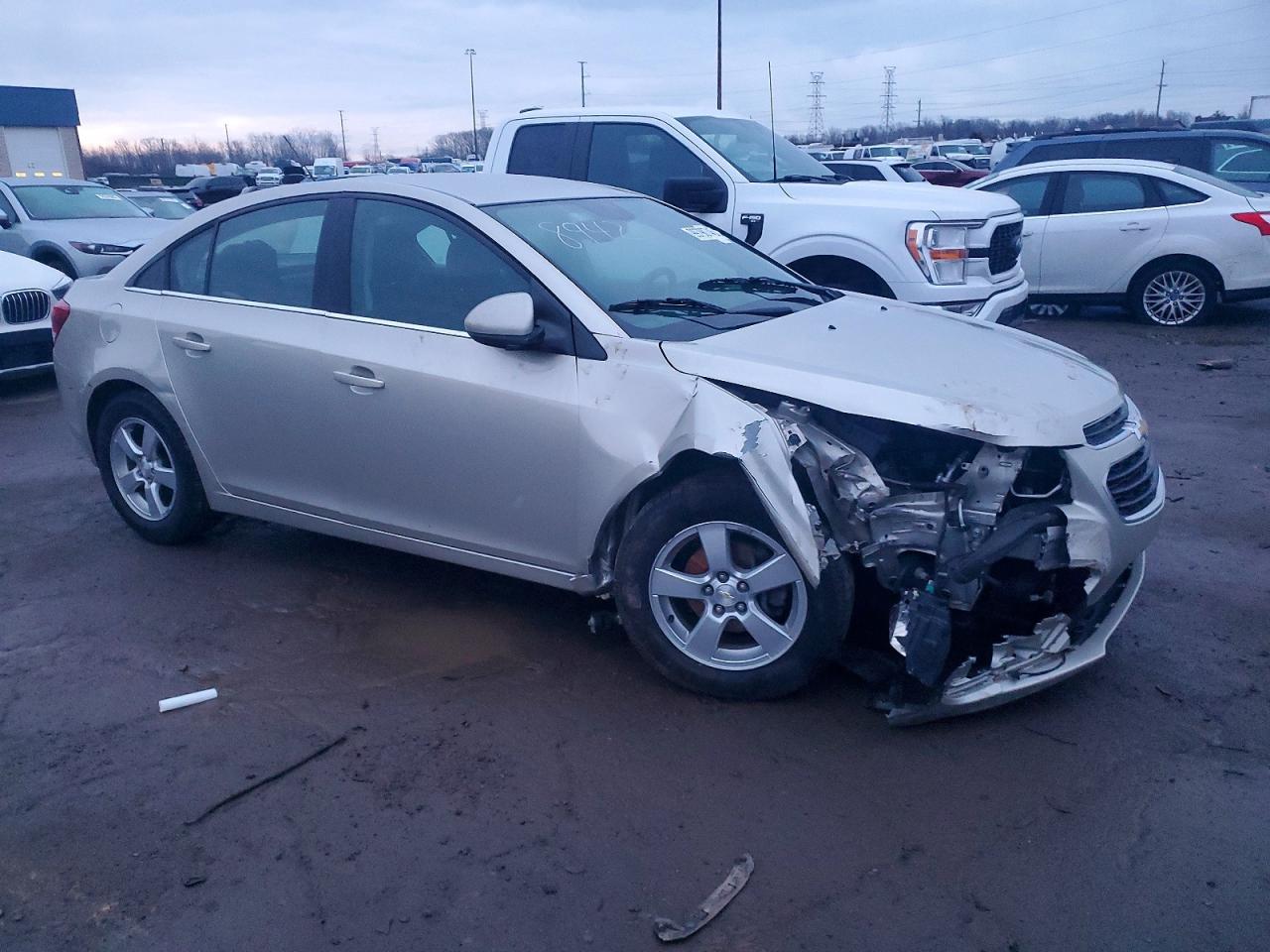 2016 CHEVROLET CRUZE LIMITED LT photo 4