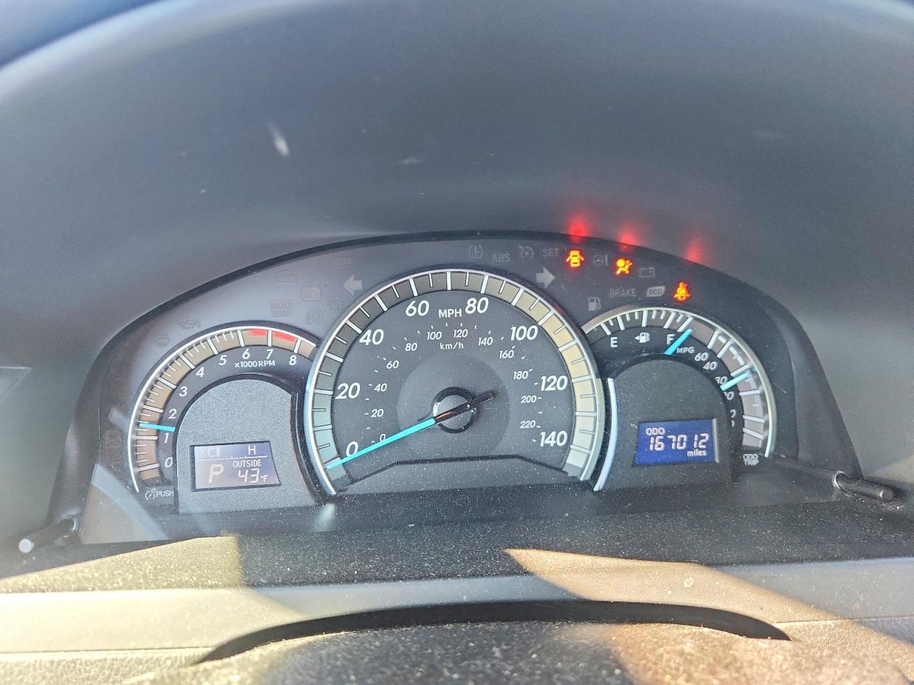 2013 TOYOTA CAMRY L photo 9