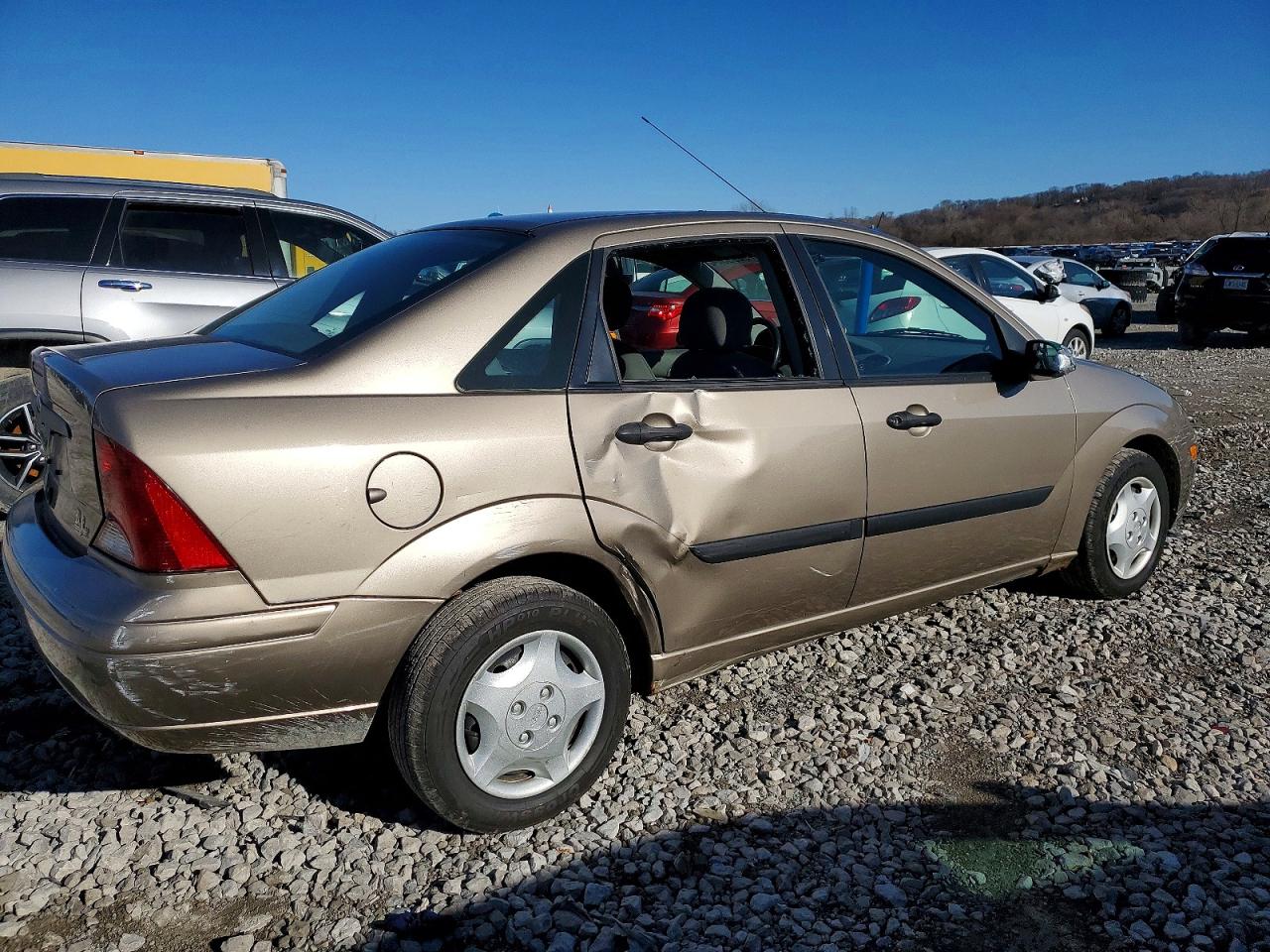 2003 FORD FOCUS LX photo 3