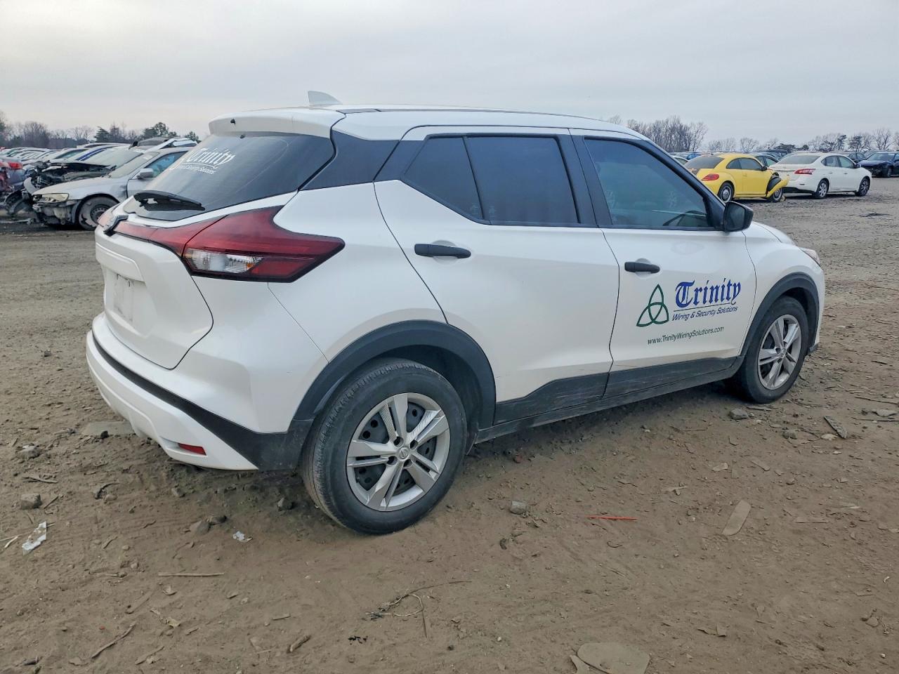 2023 NISSAN KICKS S photo 5