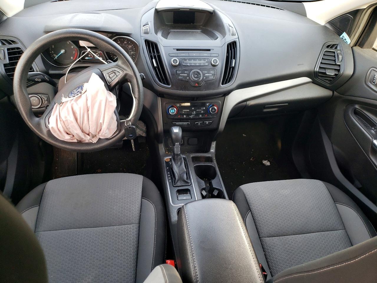 2017 FORD ESCAPE SE photo 8