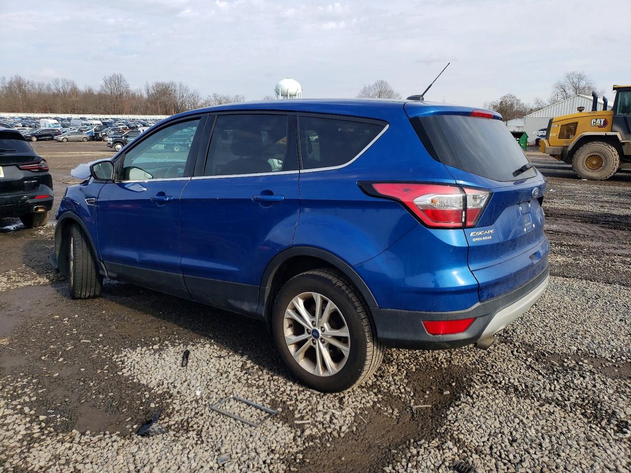 2017 FORD ESCAPE SE photo 2