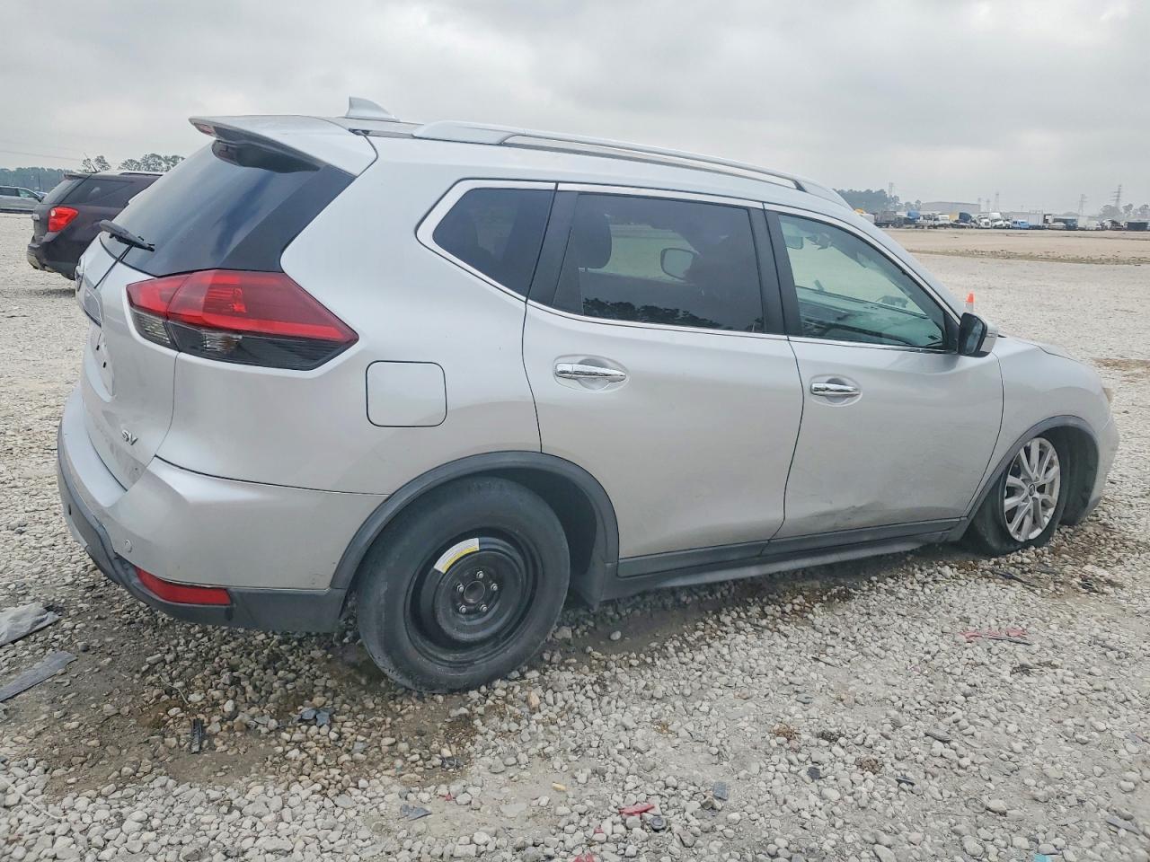 2020 NISSAN ROGUE SV photo 3