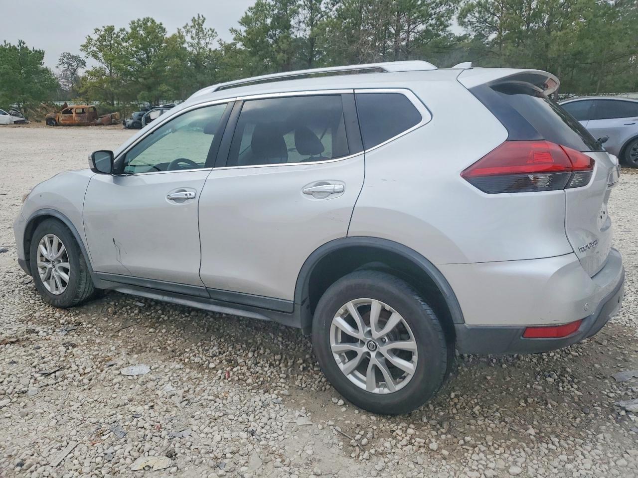 2020 NISSAN ROGUE SV photo 2