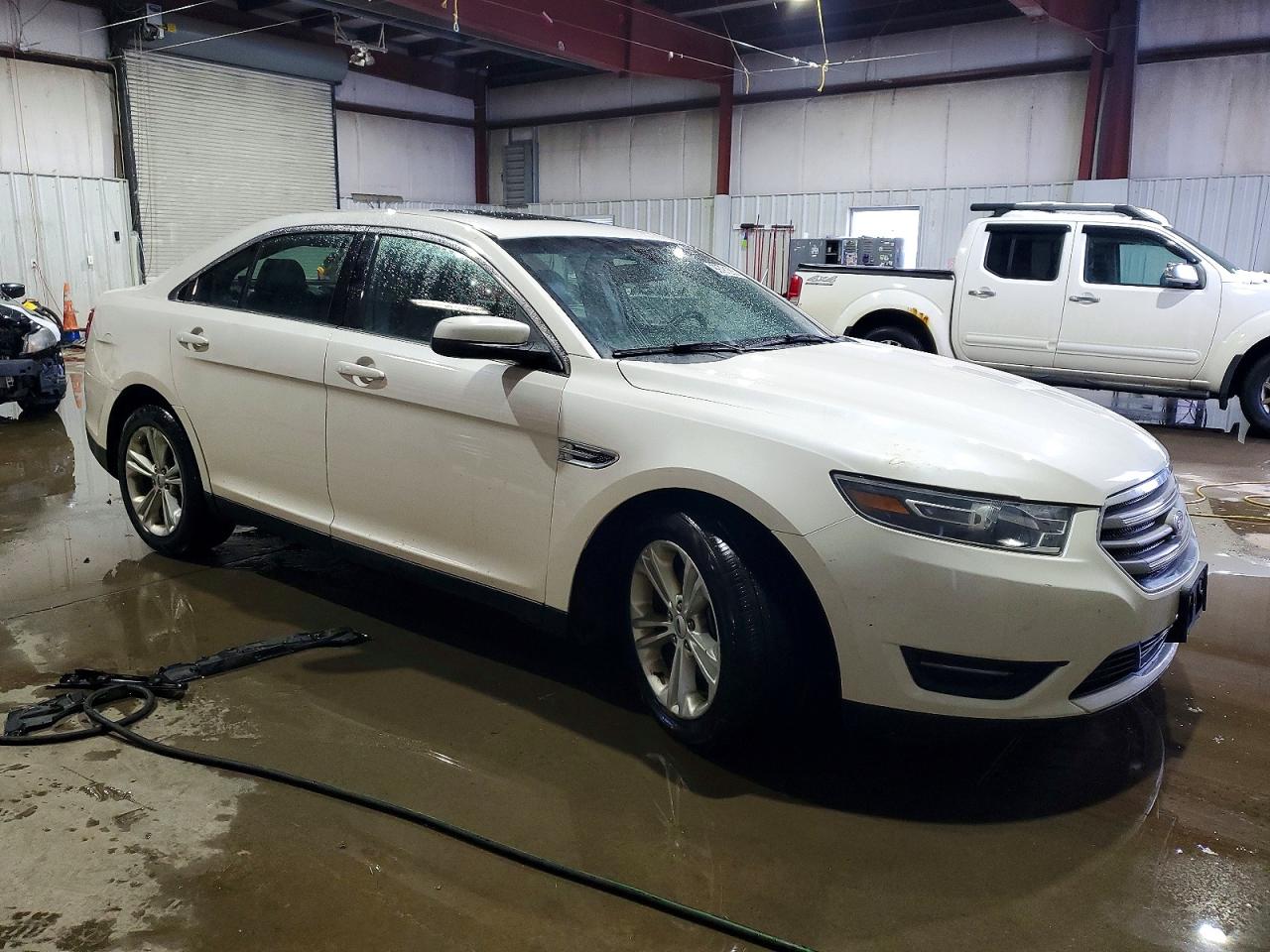2016 FORD TAURUS SEL photo 4