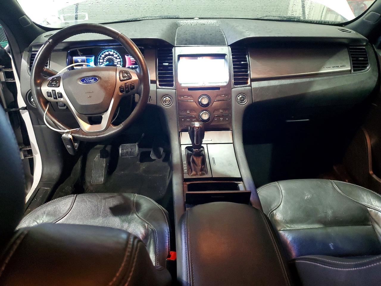 2016 FORD TAURUS SEL photo 8