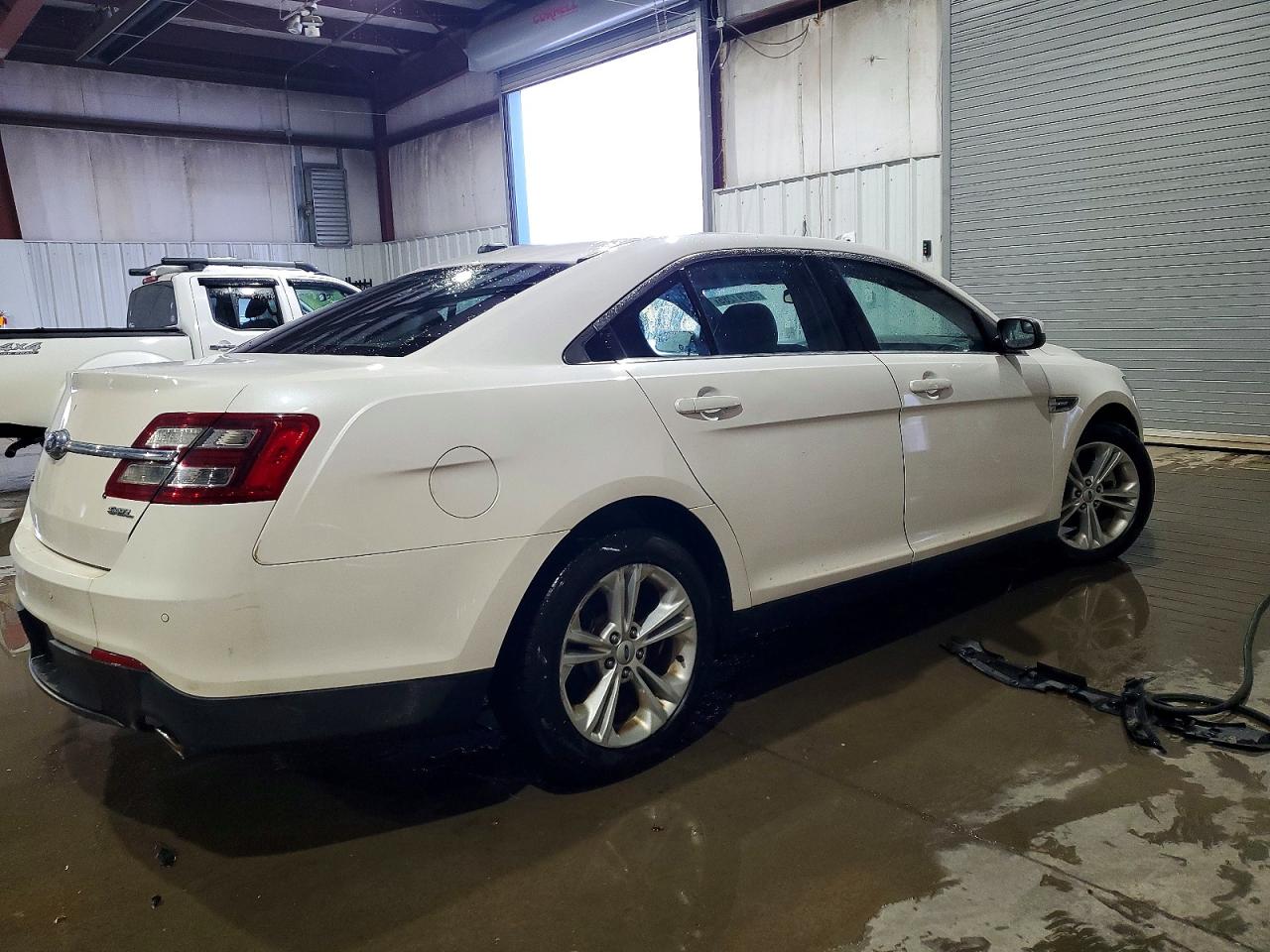 2016 FORD TAURUS SEL photo 3