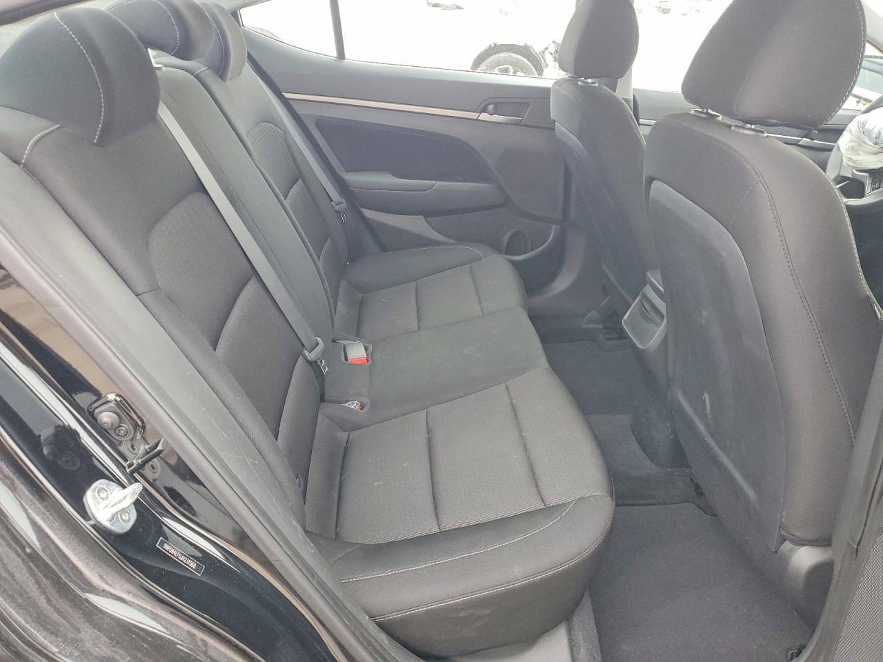 2018 HYUNDAI ELANTRA SEL photo 2