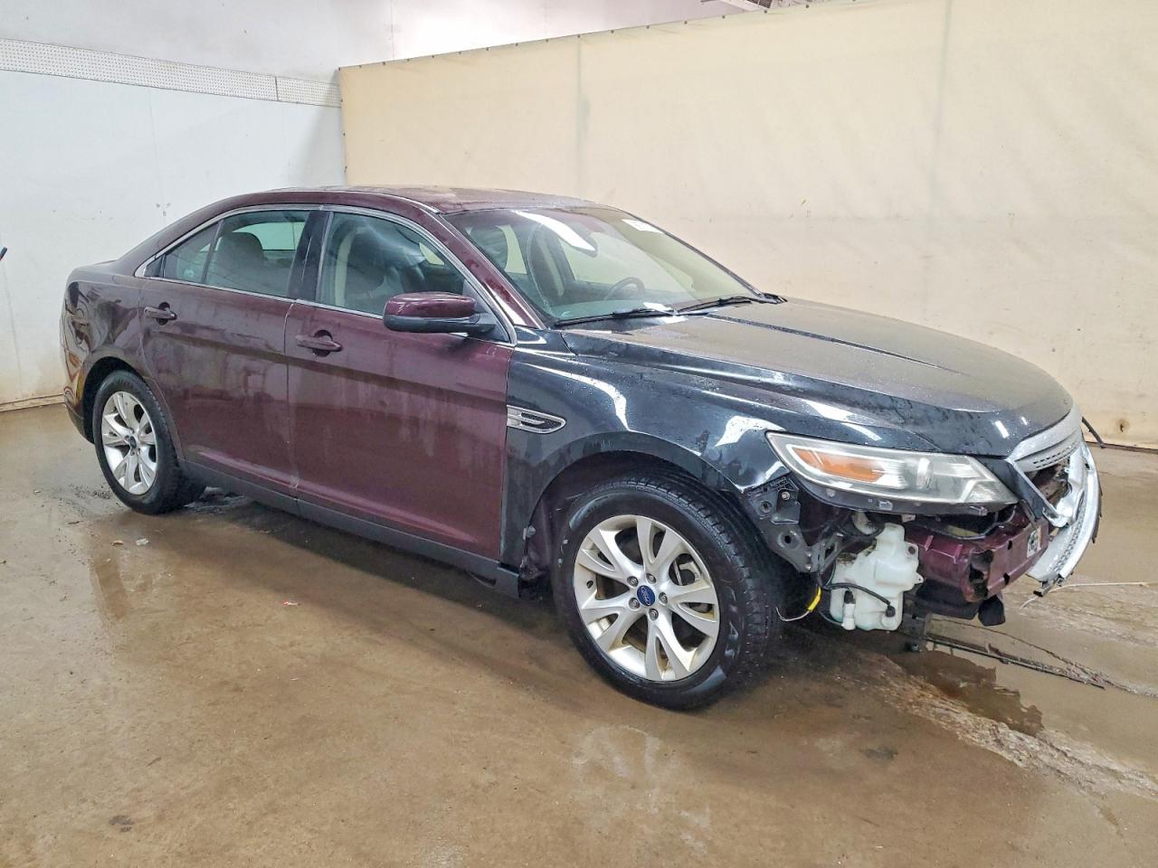 2011 FORD TAURUS SEL photo 4