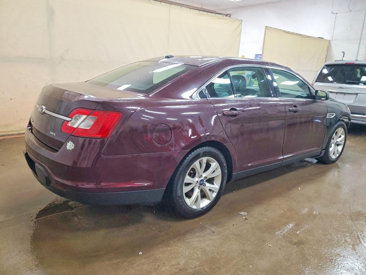 2011 FORD TAURUS SEL photo 3