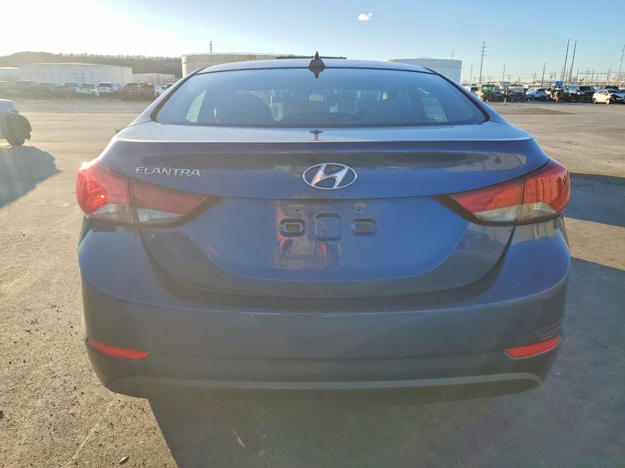 2016 HYUNDAI ELANTRA SE photo 6