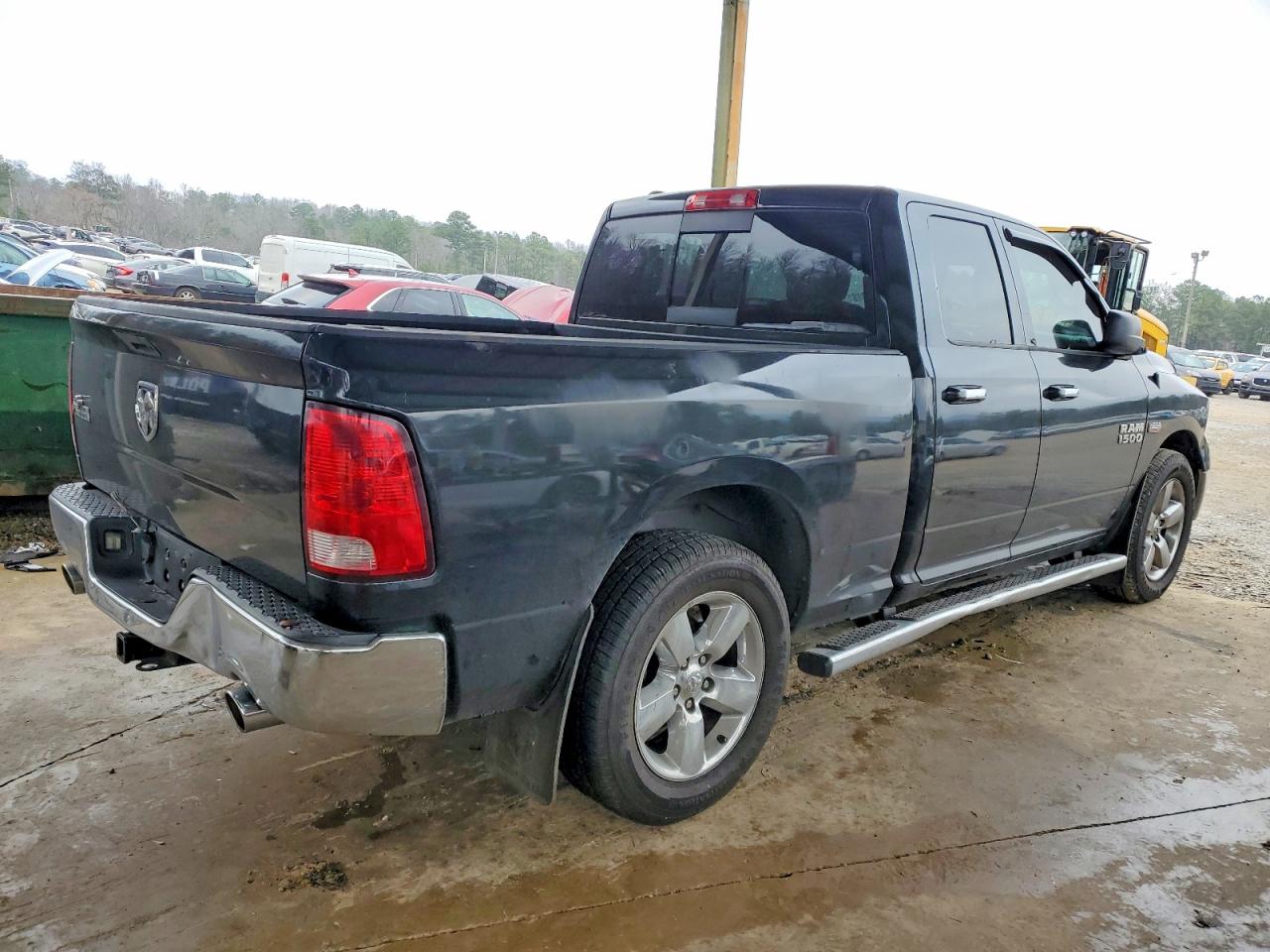 2015 RAM 1500 SLT photo 3