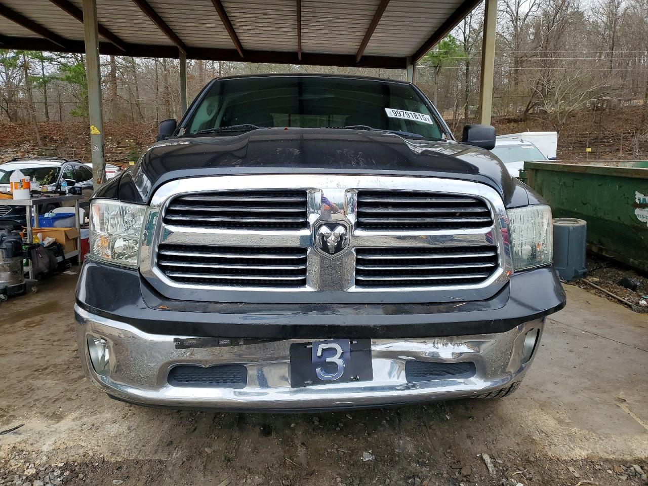 2015 RAM 1500 SLT photo 5