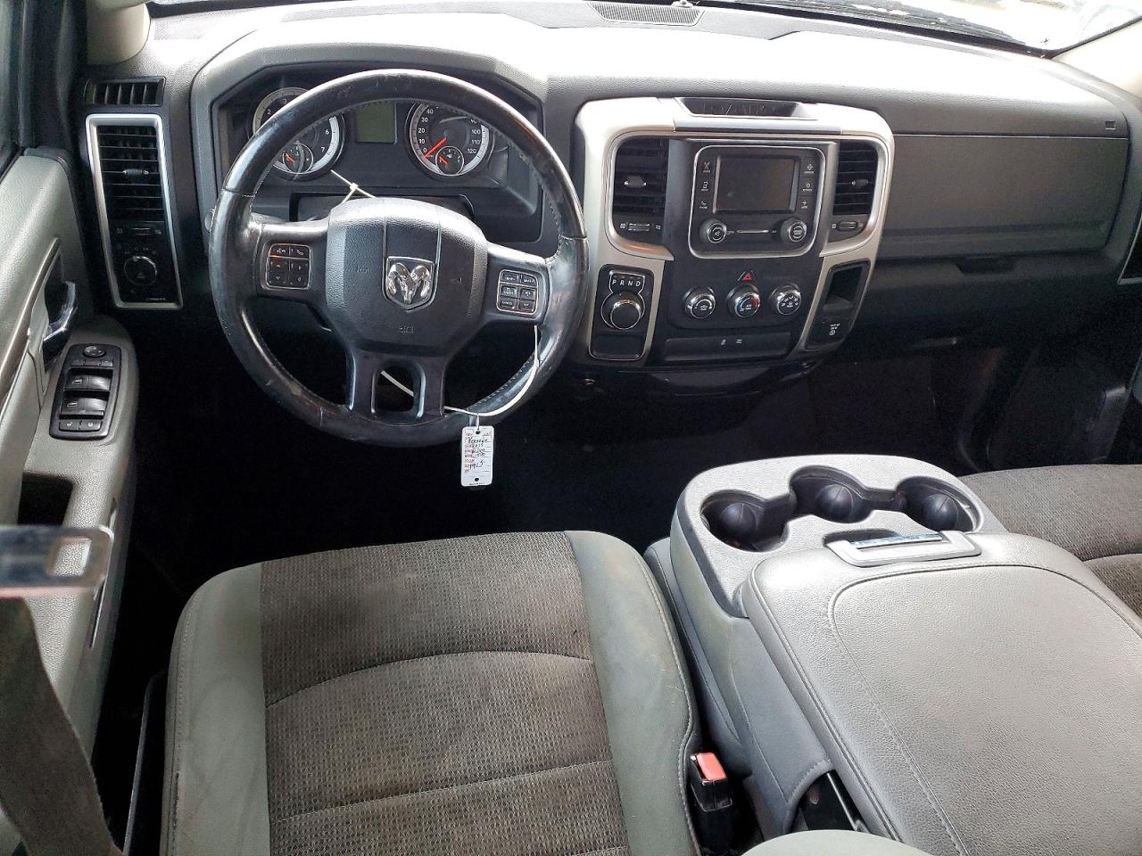 2015 RAM 1500 SLT photo 8