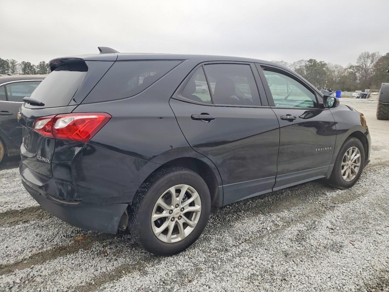 2021 CHEVROLET EQUINOX LS photo 3