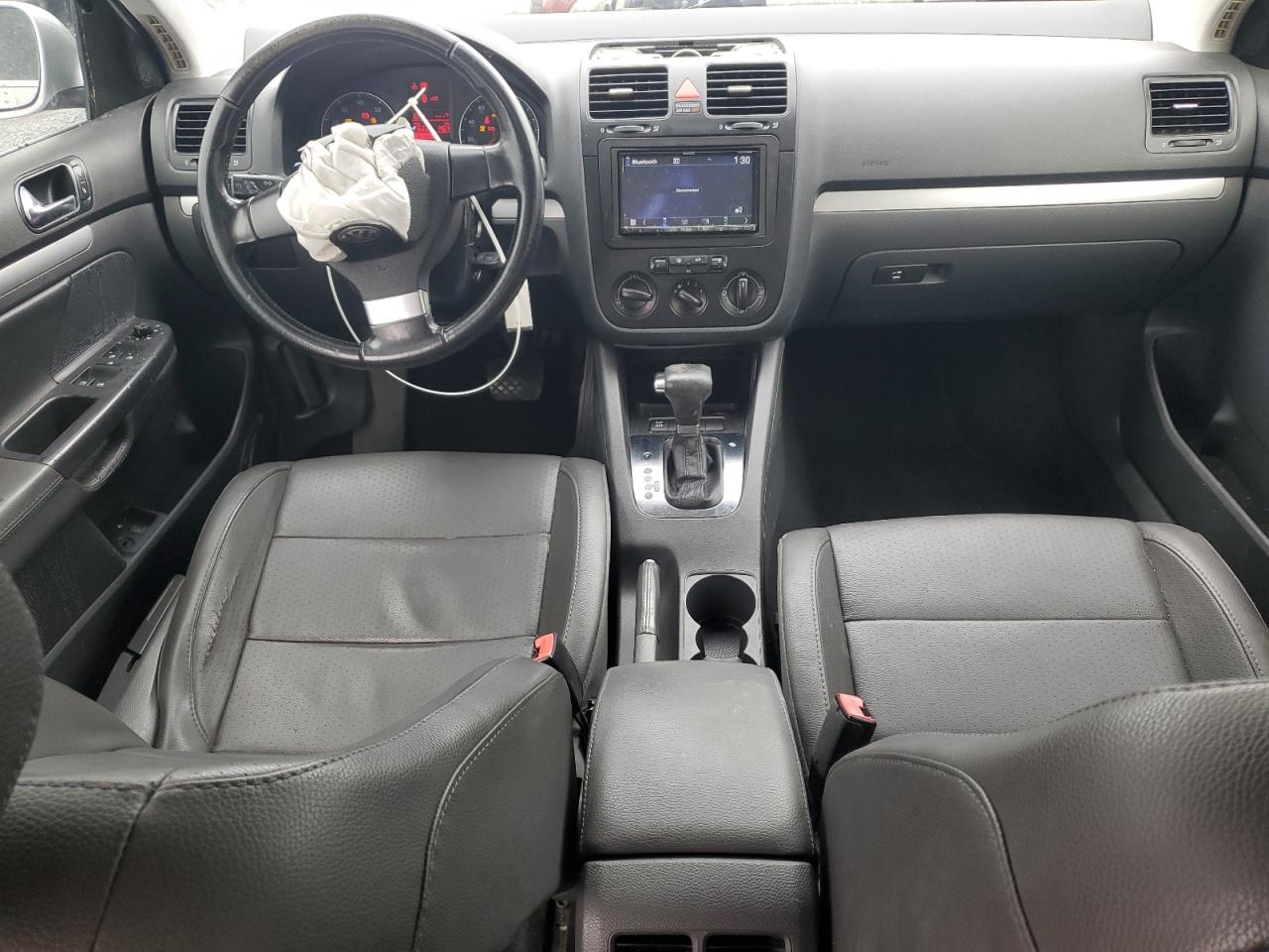 2009 VOLKSWAGEN JETTA SE photo 8