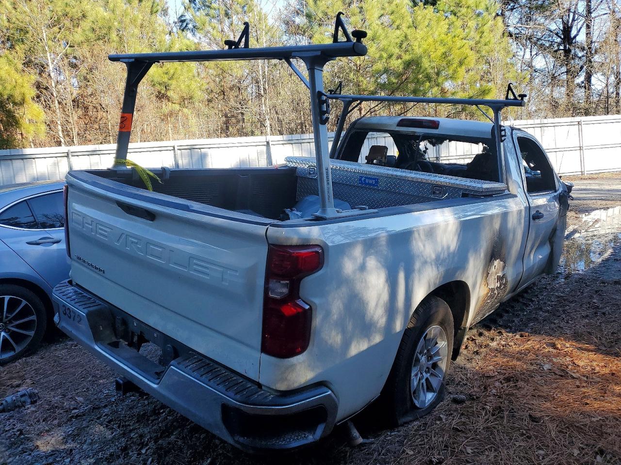 2021 CHEVROLET SILVERADO C1500 photo 3