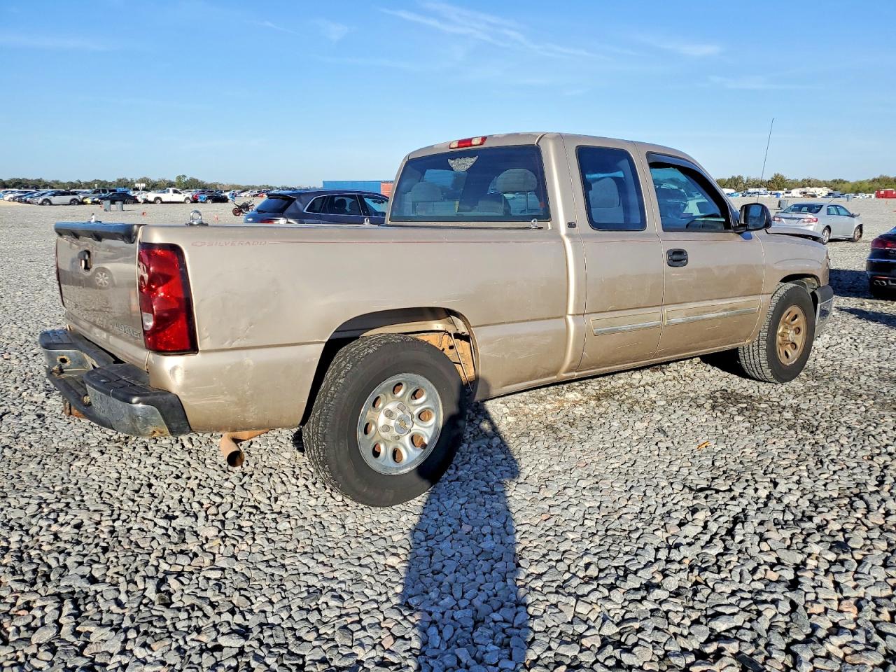 2005 CHEVROLET SILVERADO C1500 photo 3