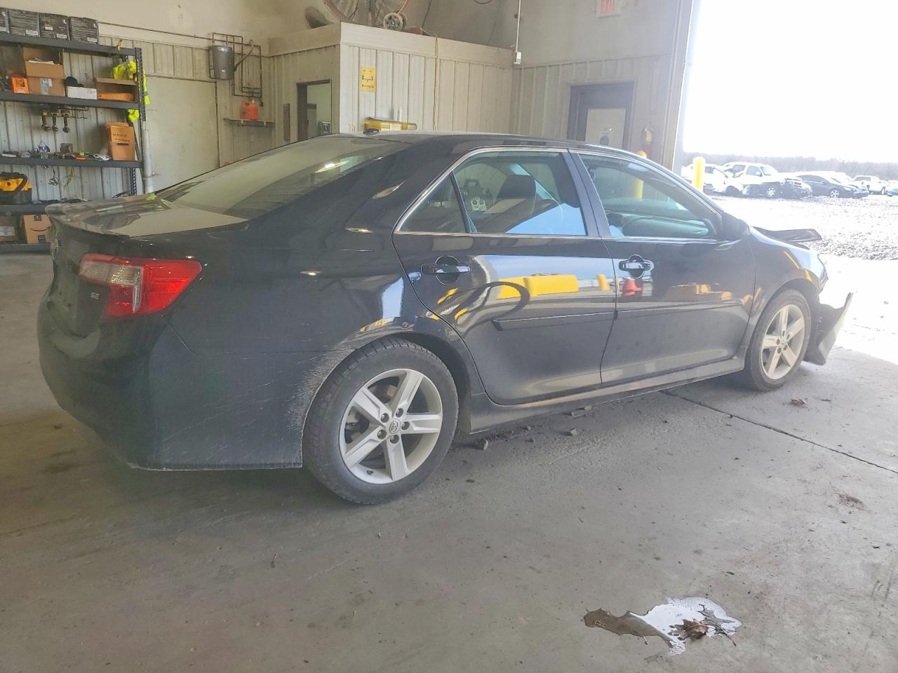 2013 TOYOTA CAMRY L photo 3