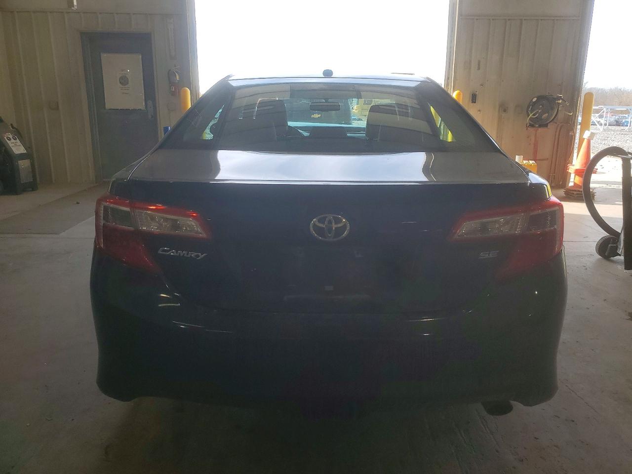 2013 TOYOTA CAMRY L photo 6