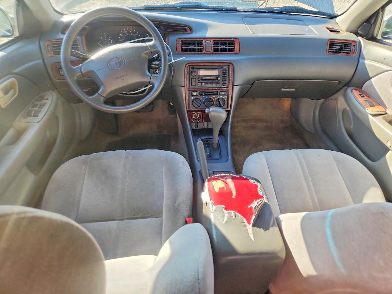 1999 TOYOTA CAMRY CE photo 8