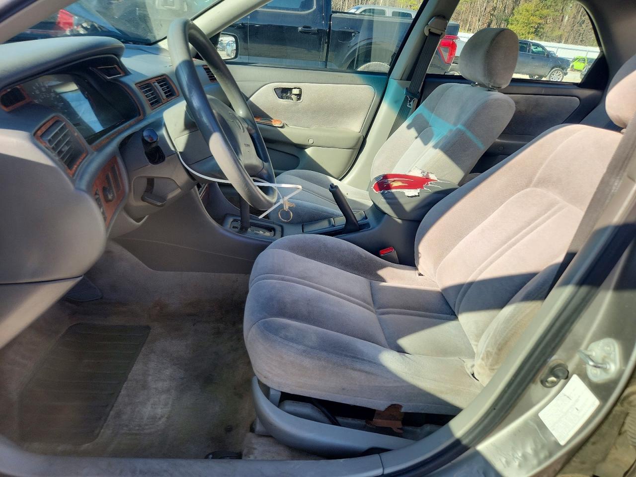 1999 TOYOTA CAMRY CE photo 7