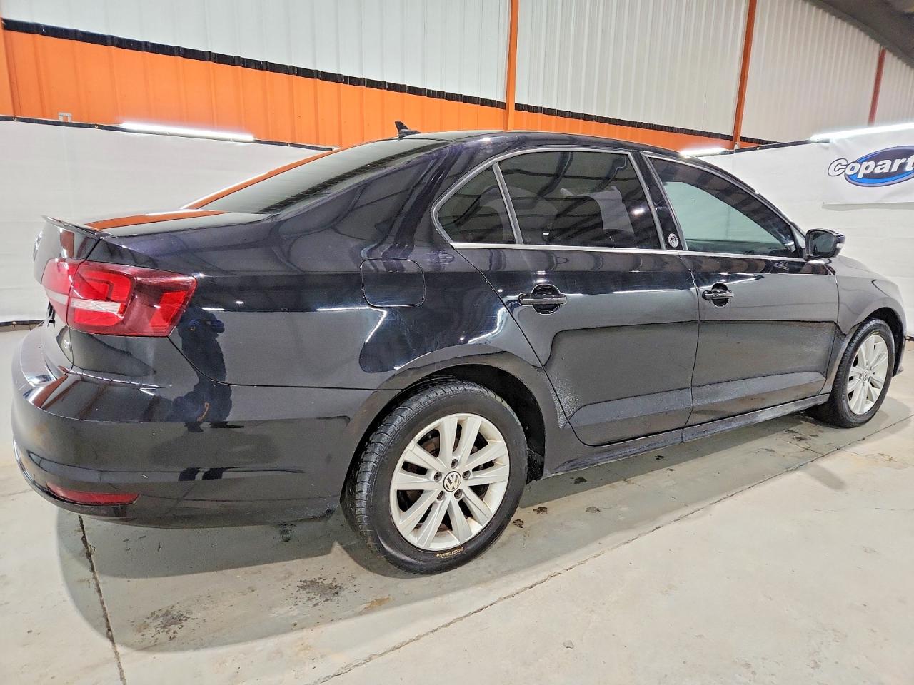 2017 VOLKSWAGEN JETTA SE photo 3