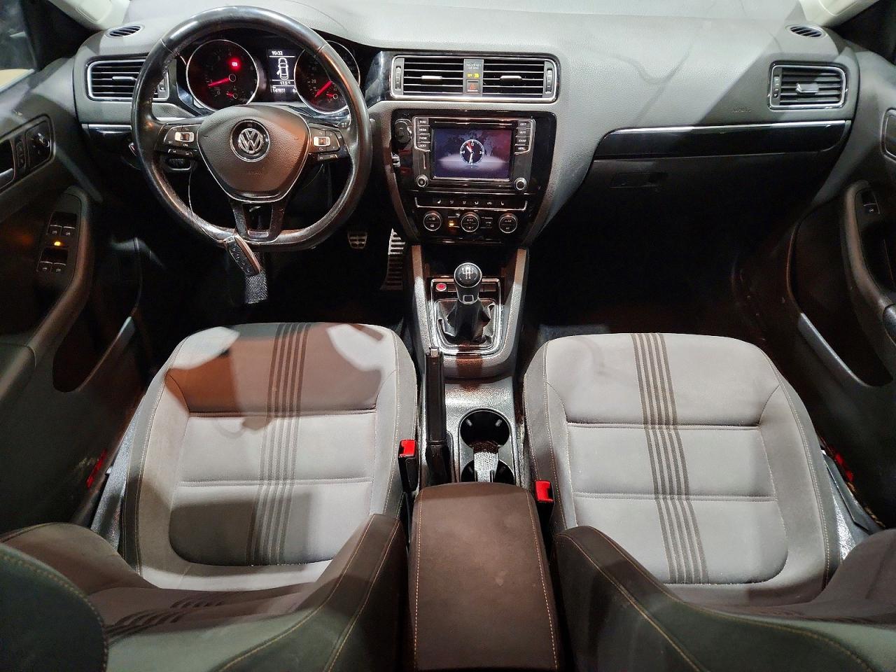 2017 VOLKSWAGEN JETTA SE photo 8
