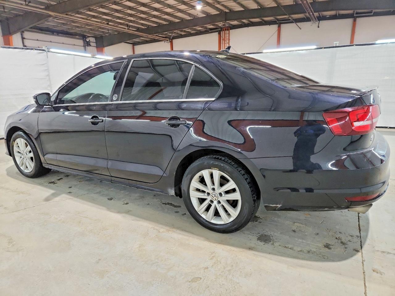 2017 VOLKSWAGEN JETTA SE photo 2