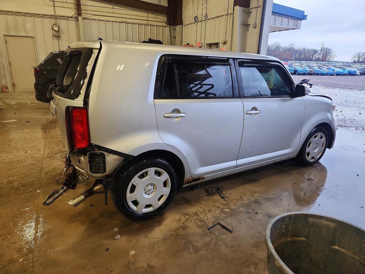 2009 TOYOTA SCION XB photo 3