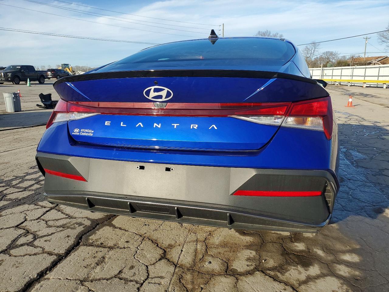 2025 HYUNDAI ELANTRA SEL SPORT photo 11