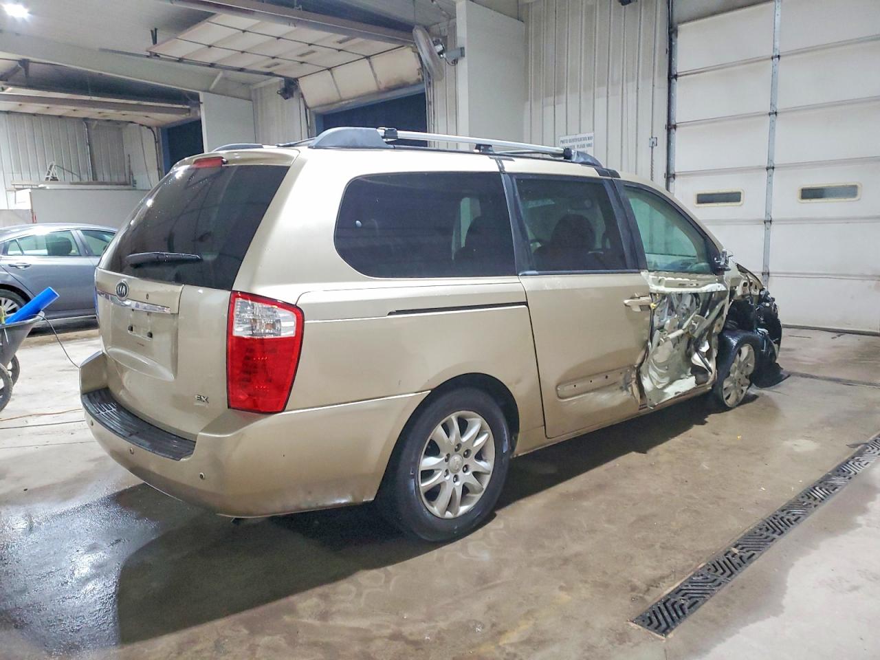2007 KIA SEDONA EX photo 3