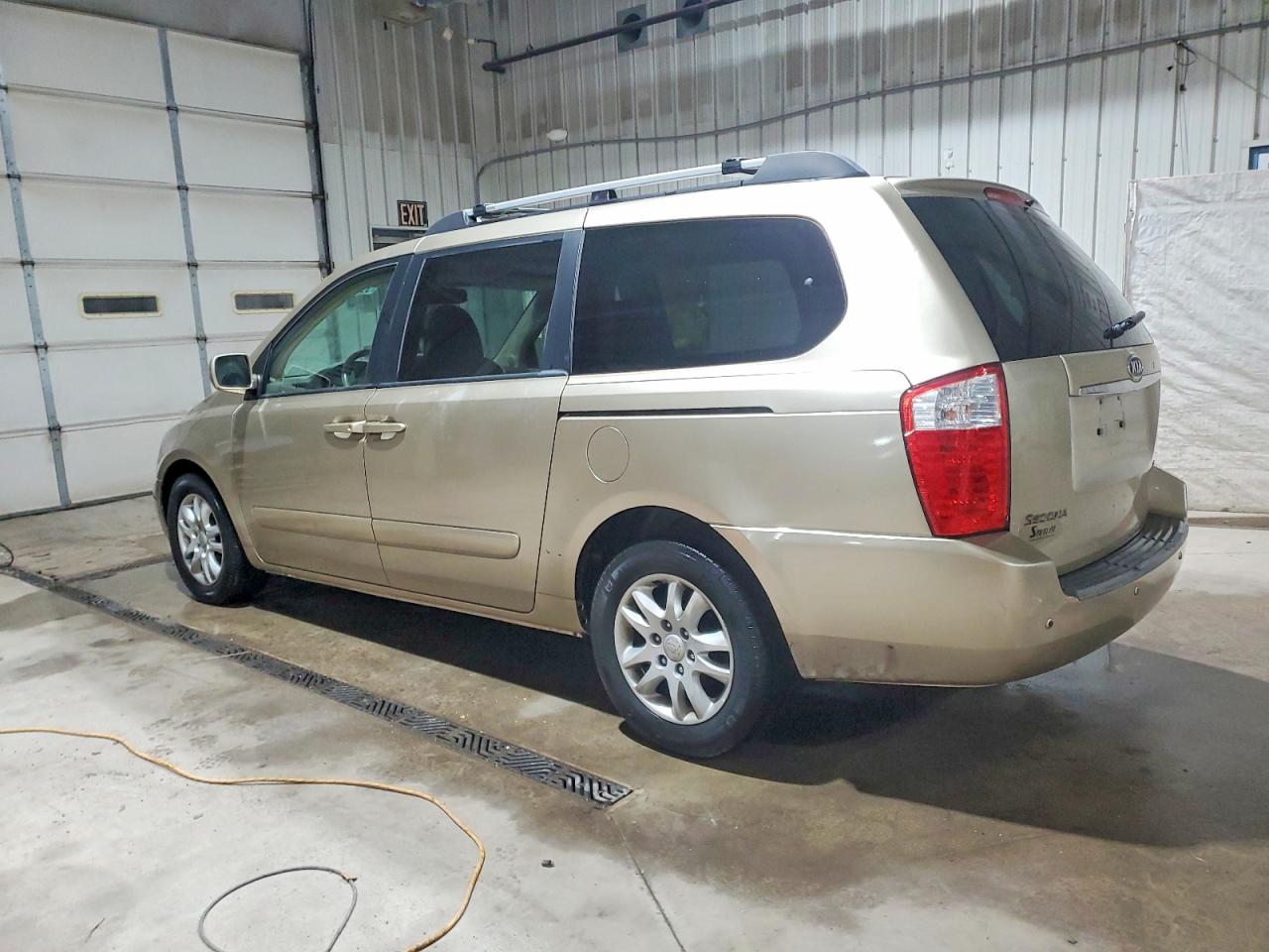 2007 KIA SEDONA EX photo 2