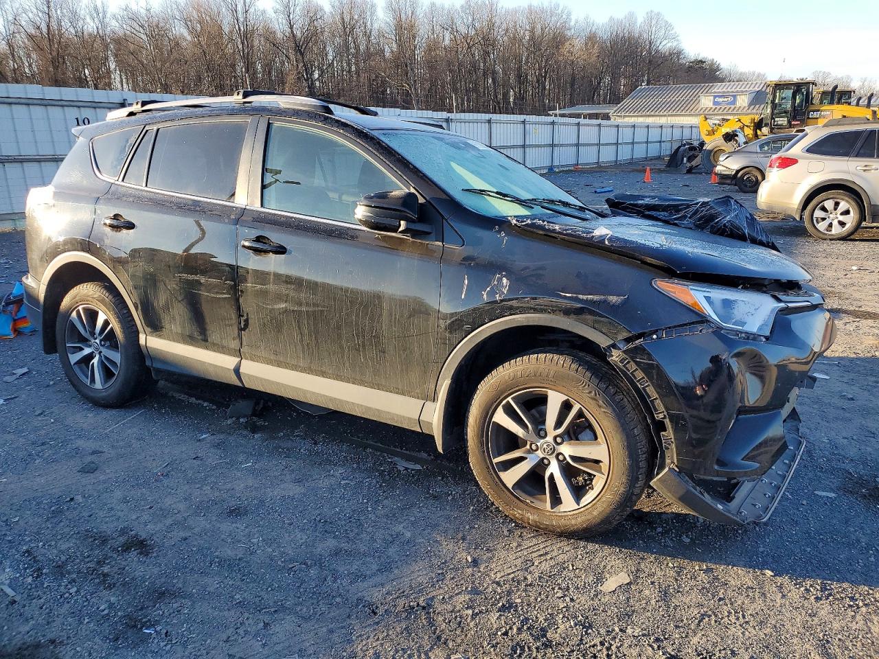 2018 TOYOTA RAV4 XLE photo 4