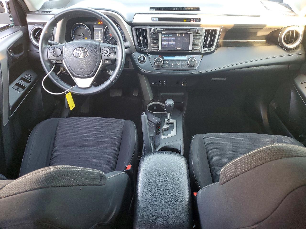 2018 TOYOTA RAV4 XLE photo 8
