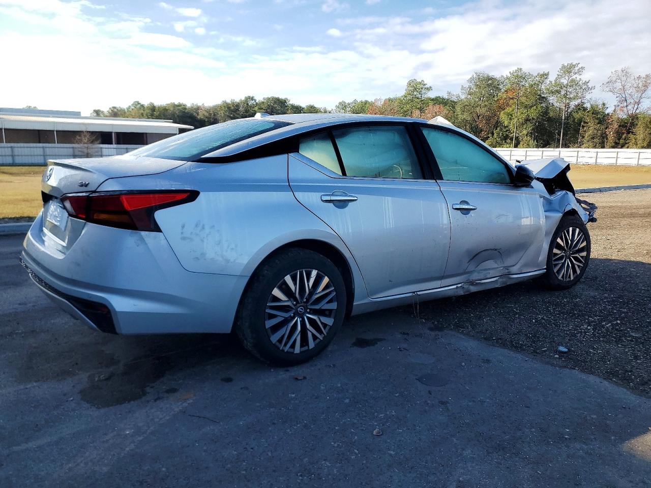 2024 NISSAN ALTIMA SV photo 3