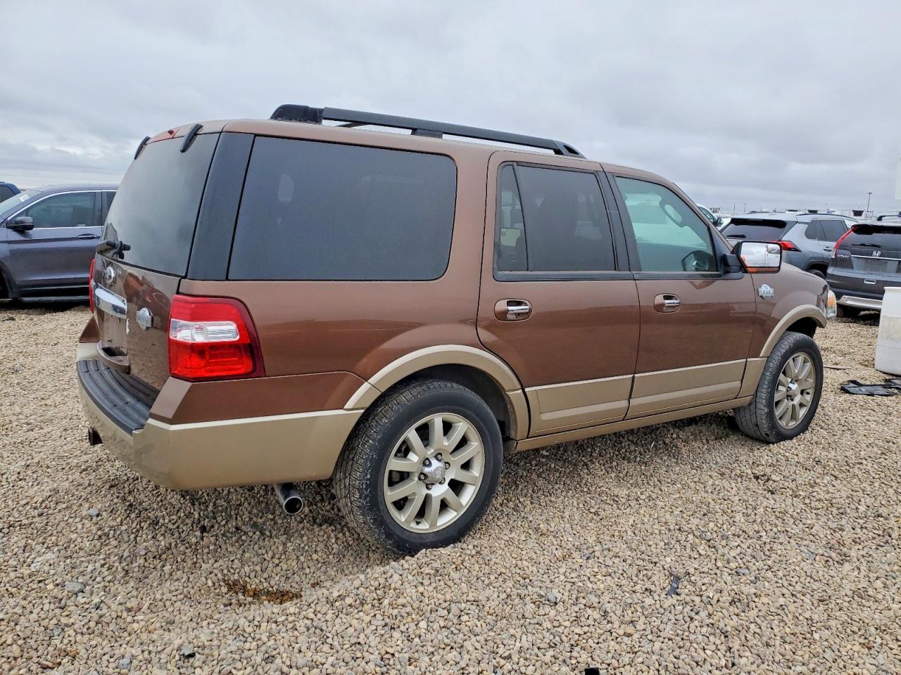 2012 FORD EXPEDITION XLT photo 3