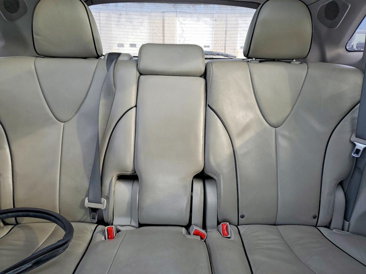 2011 TOYOTA VENZA photo 10