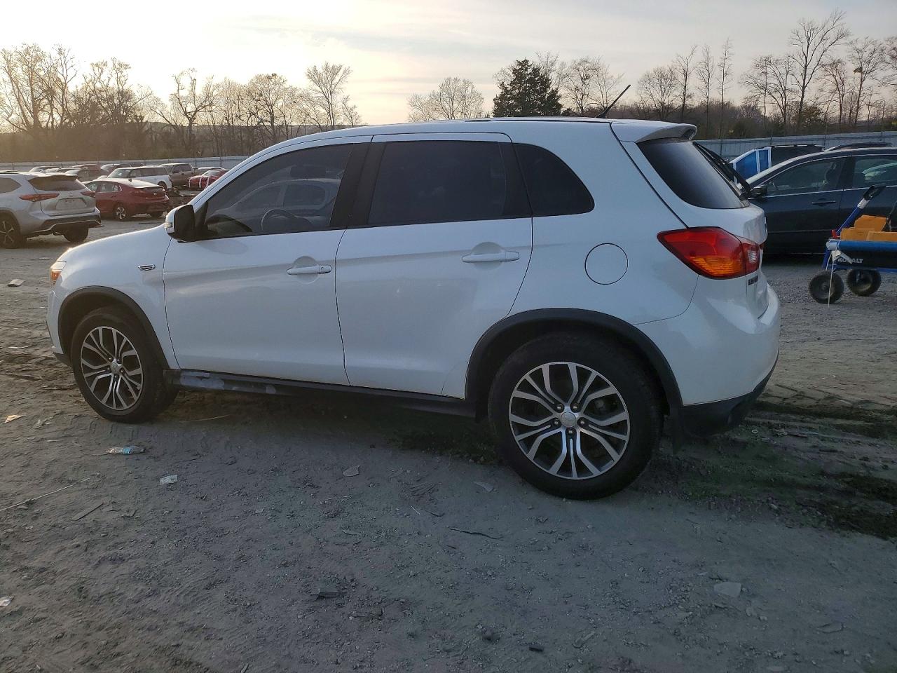 2016 MITSUBISHI OUTLANDER SPORT ES photo 2