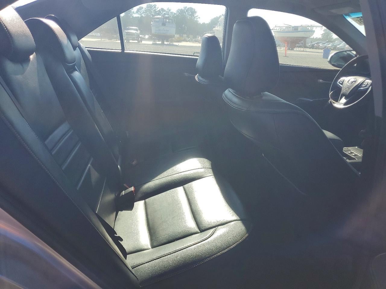 2016 TOYOTA CAMRY LE photo 10