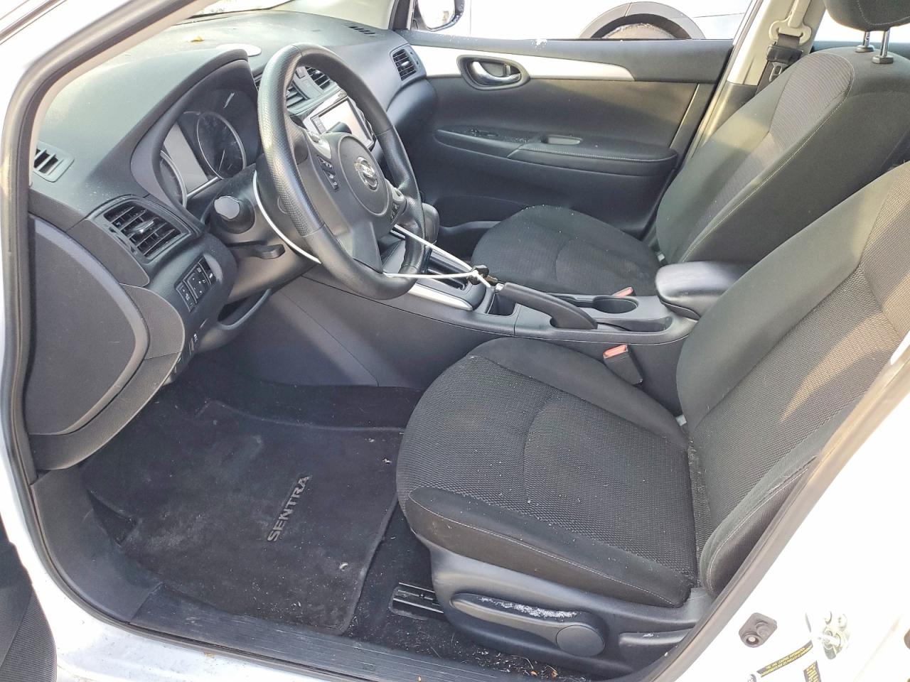 2019 NISSAN SENTRA S photo 7