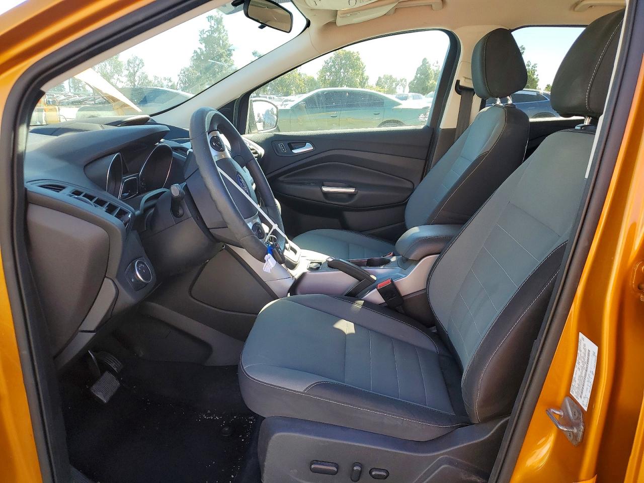 2016 FORD ESCAPE SE photo 19