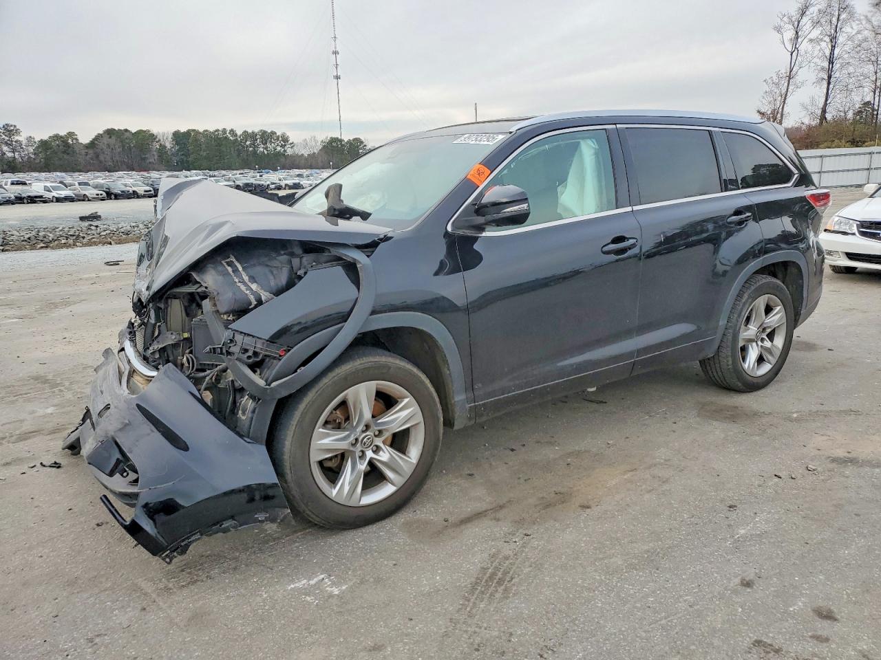 2016 TOYOTA HIGHLANDER