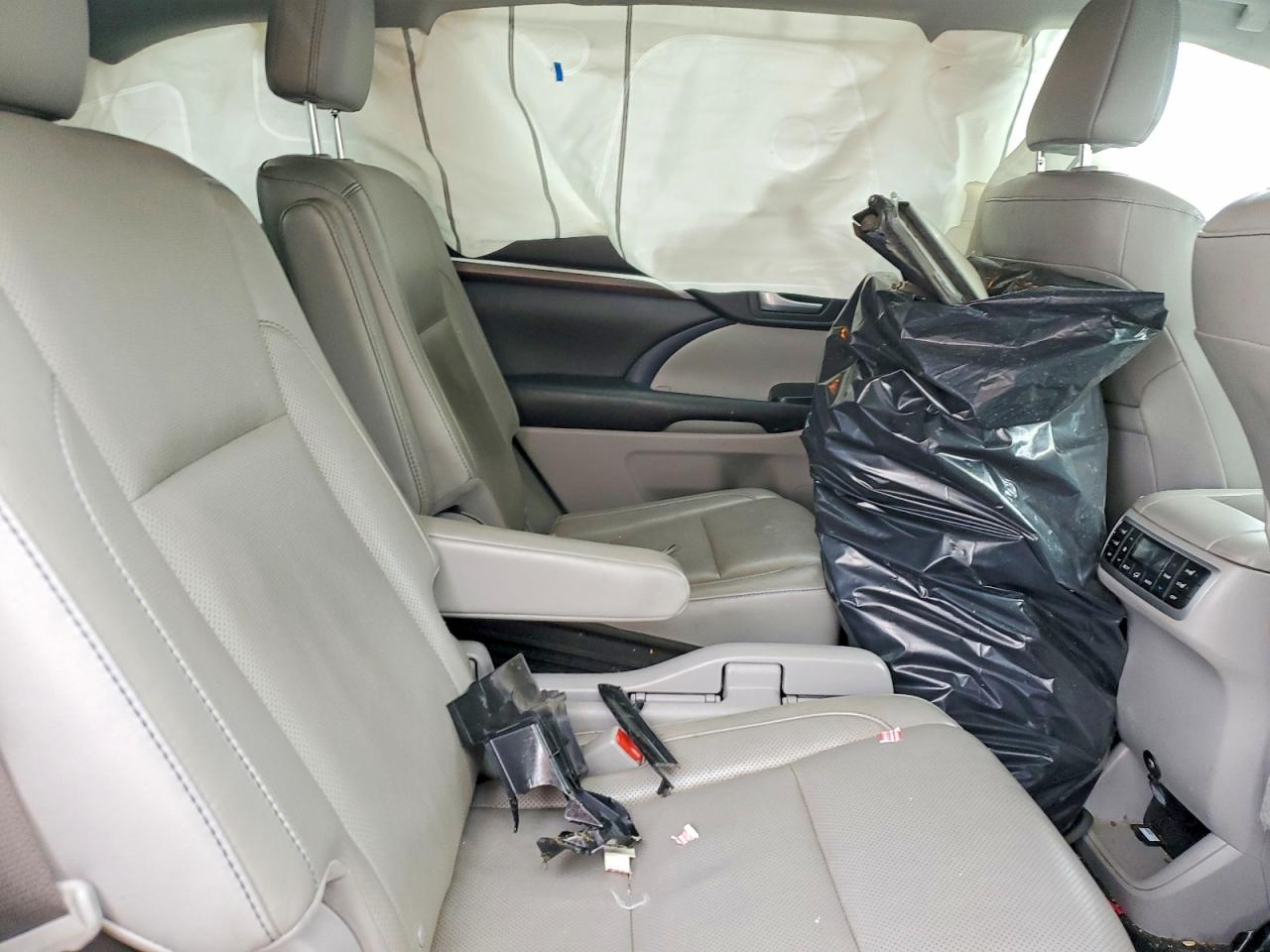 2016 TOYOTA HIGHLANDER LIMITED photo 11